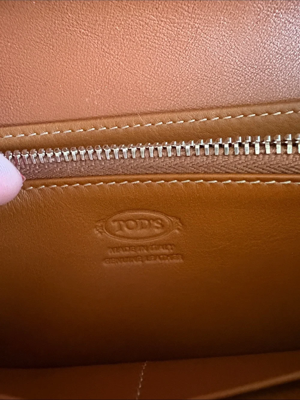 TOD'S Tan Leather Wallet with Contrast Stitching